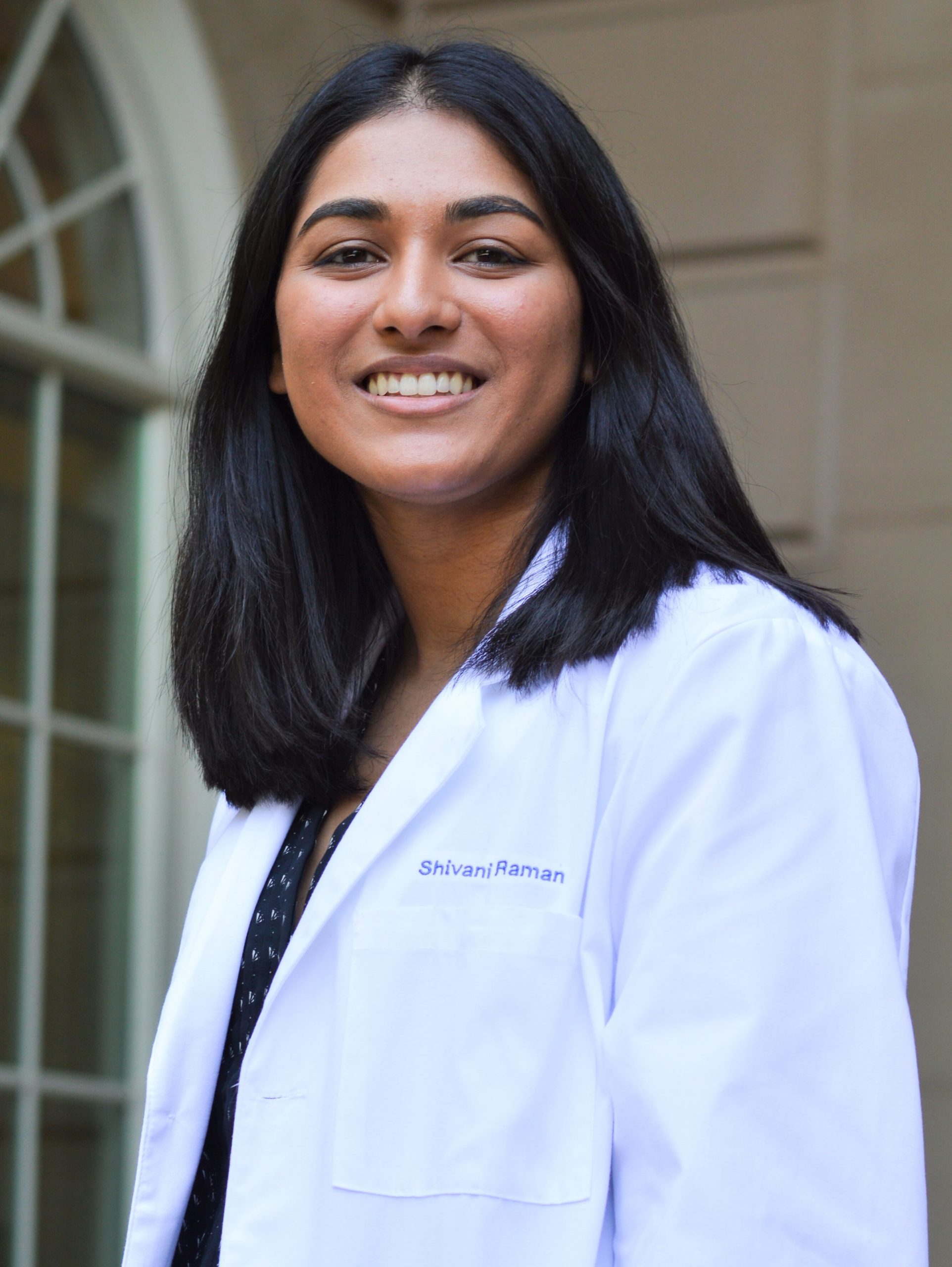 2021 Albert Schweitzer Fellow, Shivani Raman pictured in front of the Southwestern Medical Foundation offices. Her fellowship focuses on improving hypertension management.