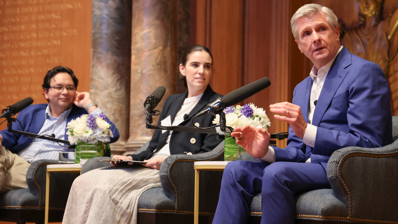 Rick welts, ceo of the dallas mavericks sits on a discussion panel with lili clark from the learning from leaders podcast and andrew kaufmann from the Strategerist podcast.